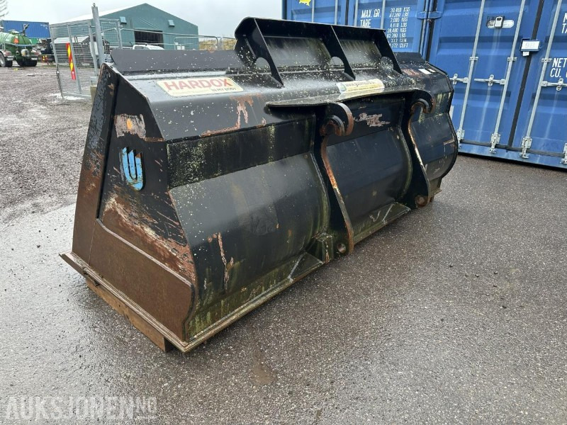 UFO Lasteskuff 2500L BM-feste - Equipamento de construção: foto 4 UFO Lasteskuff 2500L BM-feste - Equipamento de construção: foto 4