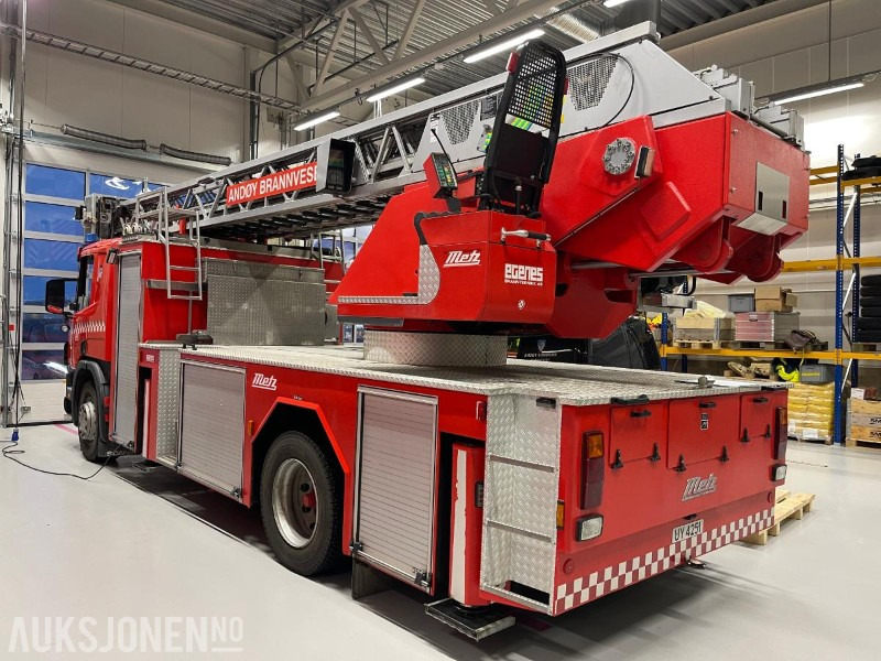 1998 Scania P94DB 310 Hk Stigebil med Metz påbygg, og kun 86522 km ! - Veículo municipal/ Especial: foto 2 1998 Scania P94DB 310 Hk Stigebil med Metz påbygg, og kun 86522 km ! - Veículo municipal/ Especial: foto 2