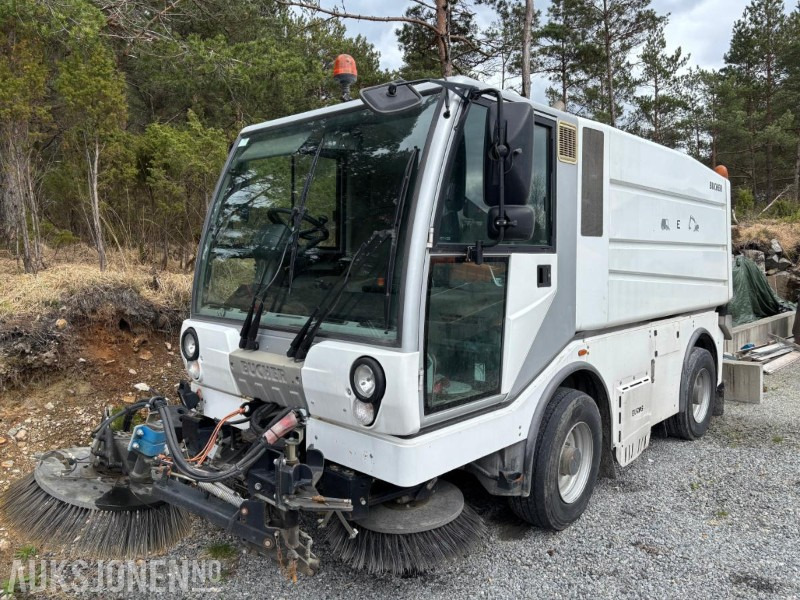 2010 Bucher CityCat 5000 feiebil / kostebil - Veículo municipal/ Especial: foto 1 2010 Bucher CityCat 5000 feiebil / kostebil - Veículo municipal/ Especial: foto 1