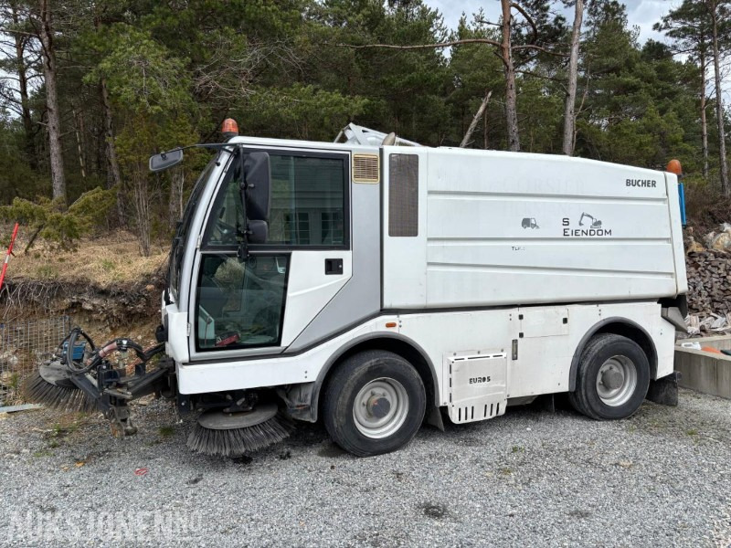 2010 Bucher CityCat 5000 feiebil / kostebil - Veículo municipal/ Especial: foto 2 2010 Bucher CityCat 5000 feiebil / kostebil - Veículo municipal/ Especial: foto 2