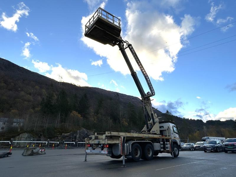 2013 Volvo FMX 370 6X4 med NORMET Esslift 1000 plattform / korg - nylig EU godkjent - Veículo municipal/ Especial: foto 3 2013 Volvo FMX 370 6X4 med NORMET Esslift 1000 plattform / korg - nylig EU godkjent - Veículo municipal/ Especial: foto 3