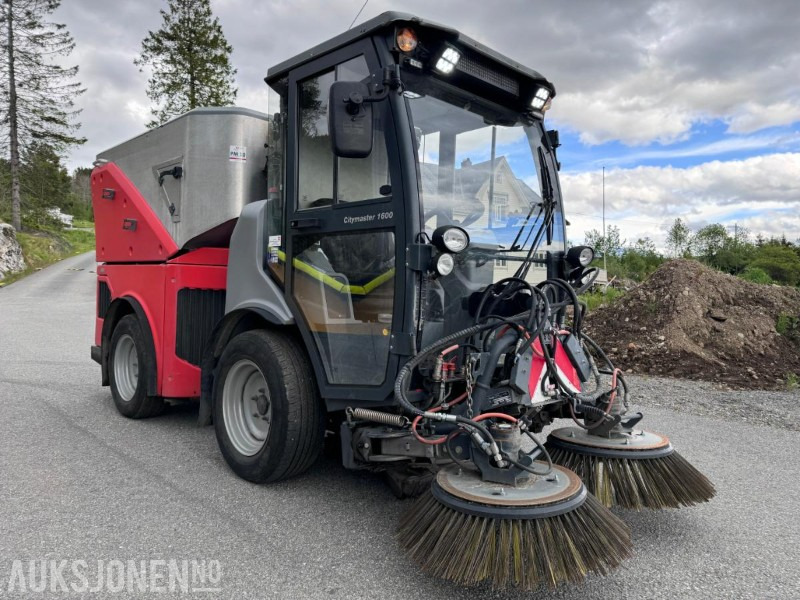 2018 Hako Citymaster 1600 - Vei, gate og gulv feiemaskin - Redskapsbærer med kosteaggregat for gang/vei og børsteaggregat for gulv - Veículo municipal/ Especial: foto 3 2018 Hako Citymaster 1600 - Vei, gate og gulv feiemaskin - Redskapsbærer med kosteaggregat for gang/vei og børsteaggregat for gulv - Veículo municipal/ Especial: foto 3