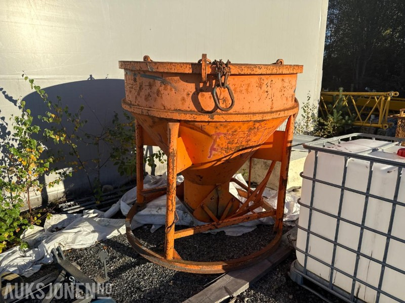Wll 1500 liter betongtobb med kjettinger - Equipamento de construção: foto 2 Wll 1500 liter betongtobb med kjettinger - Equipamento de construção: foto 2