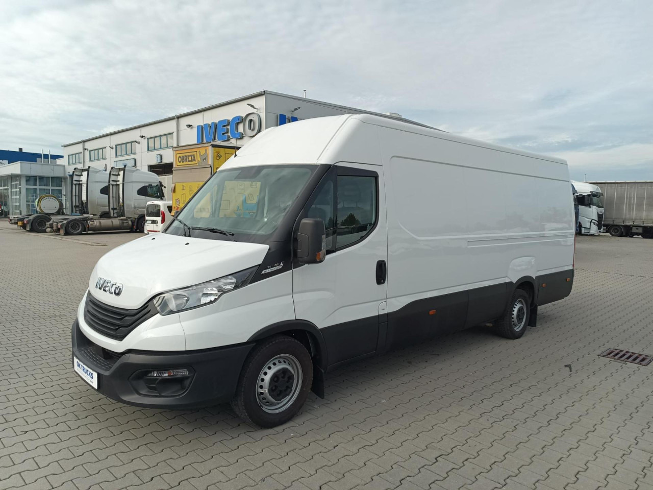 IVECO Daily 35S16A8V - Furgão: foto 1 IVECO Daily 35S16A8V - Furgão: foto 1