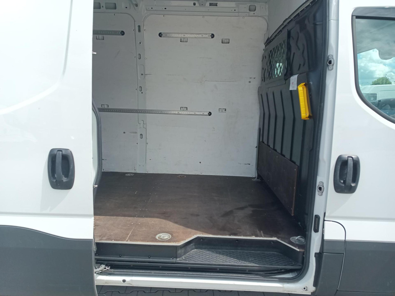 Leasing de IVECO Daily 35S16V IVECO Daily 35S16V: foto 12 Leasing de IVECO Daily 35S16V IVECO Daily 35S16V: foto 12