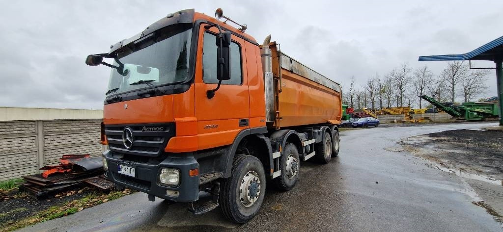 Mercedes-Benz Actros 4144 - Camião basculante: foto 2 Mercedes-Benz Actros 4144 - Camião basculante: foto 2