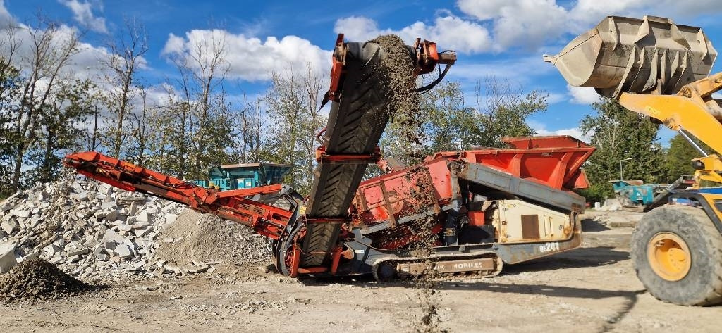 Sandvik QE 241 - Peneira vibratória: foto 1 Sandvik QE 241 - Peneira vibratória: foto 1