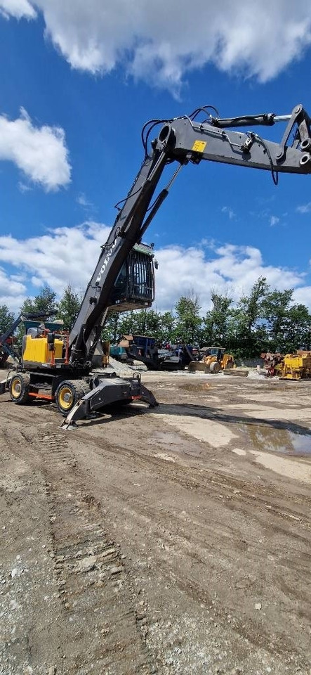 Volvo EW 240 E MH - Manipulador de material: foto 5 Volvo EW 240 E MH - Manipulador de material: foto 5