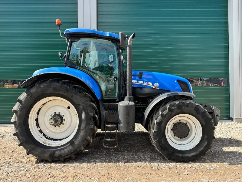 New Holland T7.235 Power Command - Trator: foto 4 New Holland T7.235 Power Command - Trator: foto 4