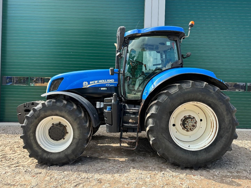 New Holland T7.250 Power Command - Trator: foto 3 New Holland T7.250 Power Command - Trator: foto 3