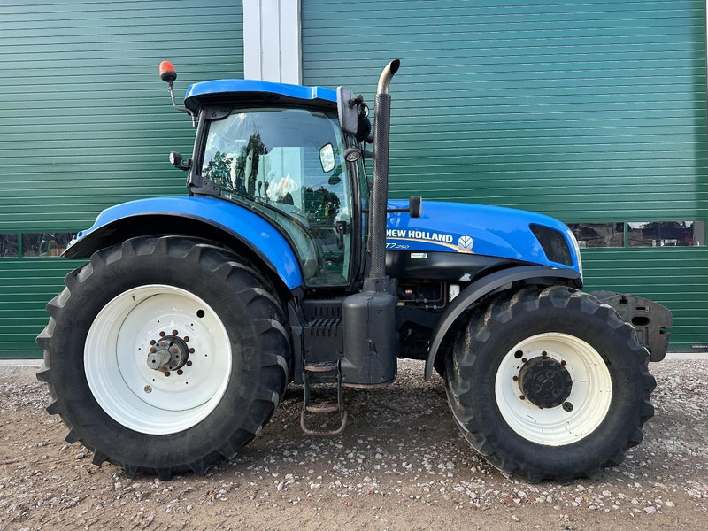 New Holland T7.250 Power Command - Trator: foto 4 New Holland T7.250 Power Command - Trator: foto 4