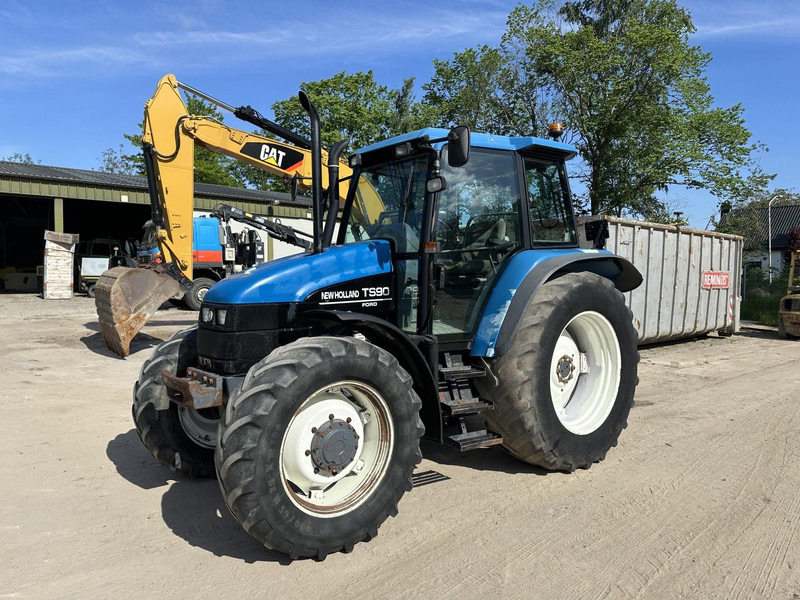 New Holland TS 90 - Trator: foto 2 New Holland TS 90 - Trator: foto 2