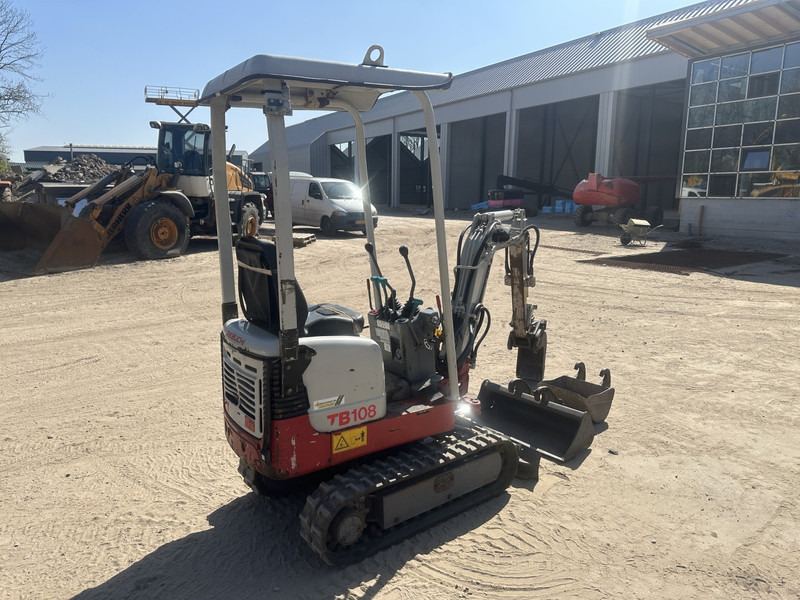 Takeuchi TB 108 3 buckets - Mini escavadeira: foto 5 Takeuchi TB 108 3 buckets - Mini escavadeira: foto 5