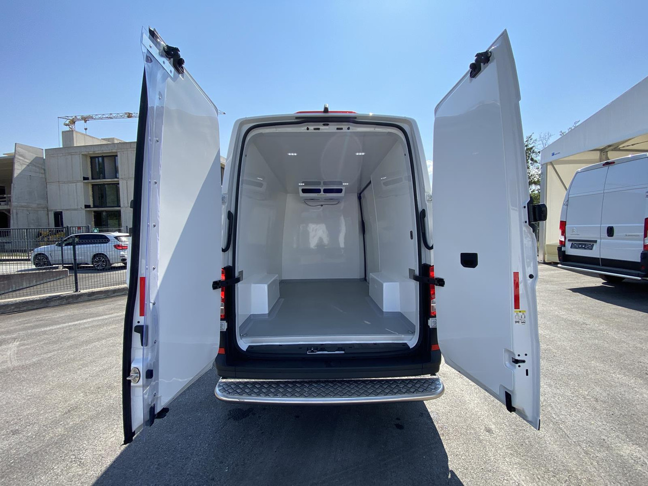 MAN TGE 3.140 L3H3 140PS RS3640mm/ FRISCHDIENST BIS 0 + KONVEKTA UNDERMODE - Carrinha frigorífica: foto 3 MAN TGE 3.140 L3H3 140PS RS3640mm/ FRISCHDIENST BIS 0 + KONVEKTA UNDERMODE - Carrinha frigorífica: foto 3