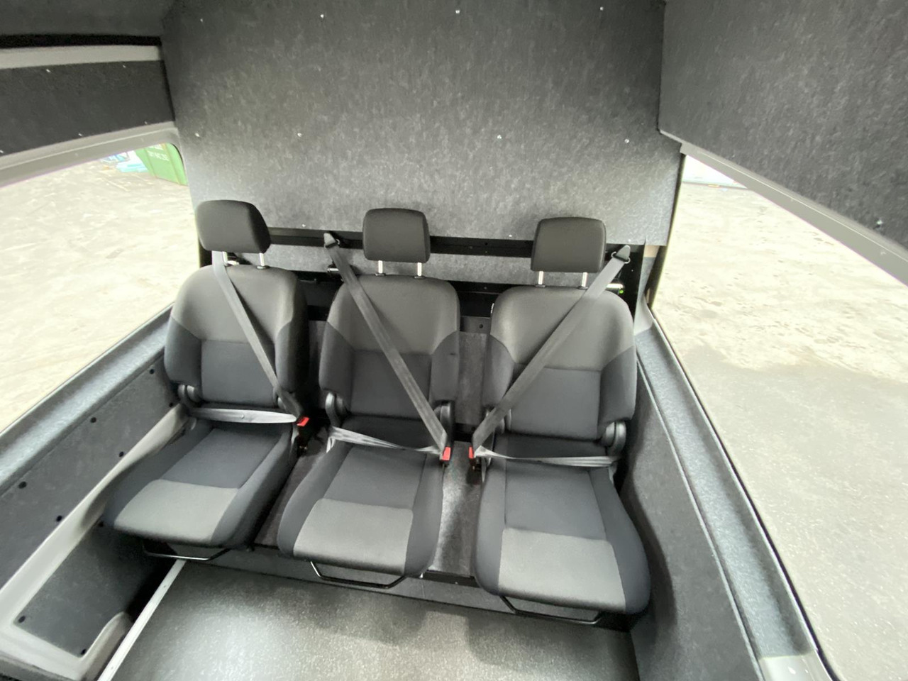 Furgão de passageiros novo MAN TGE L4H3 180KM | SITZBANK ZWEITE REIHE + FLEXMO EINRICHTUNG: foto 21 Furgão de passageiros novo MAN TGE L4H3 180KM | SITZBANK ZWEITE REIHE + FLEXMO EINRICHTUNG: foto 21