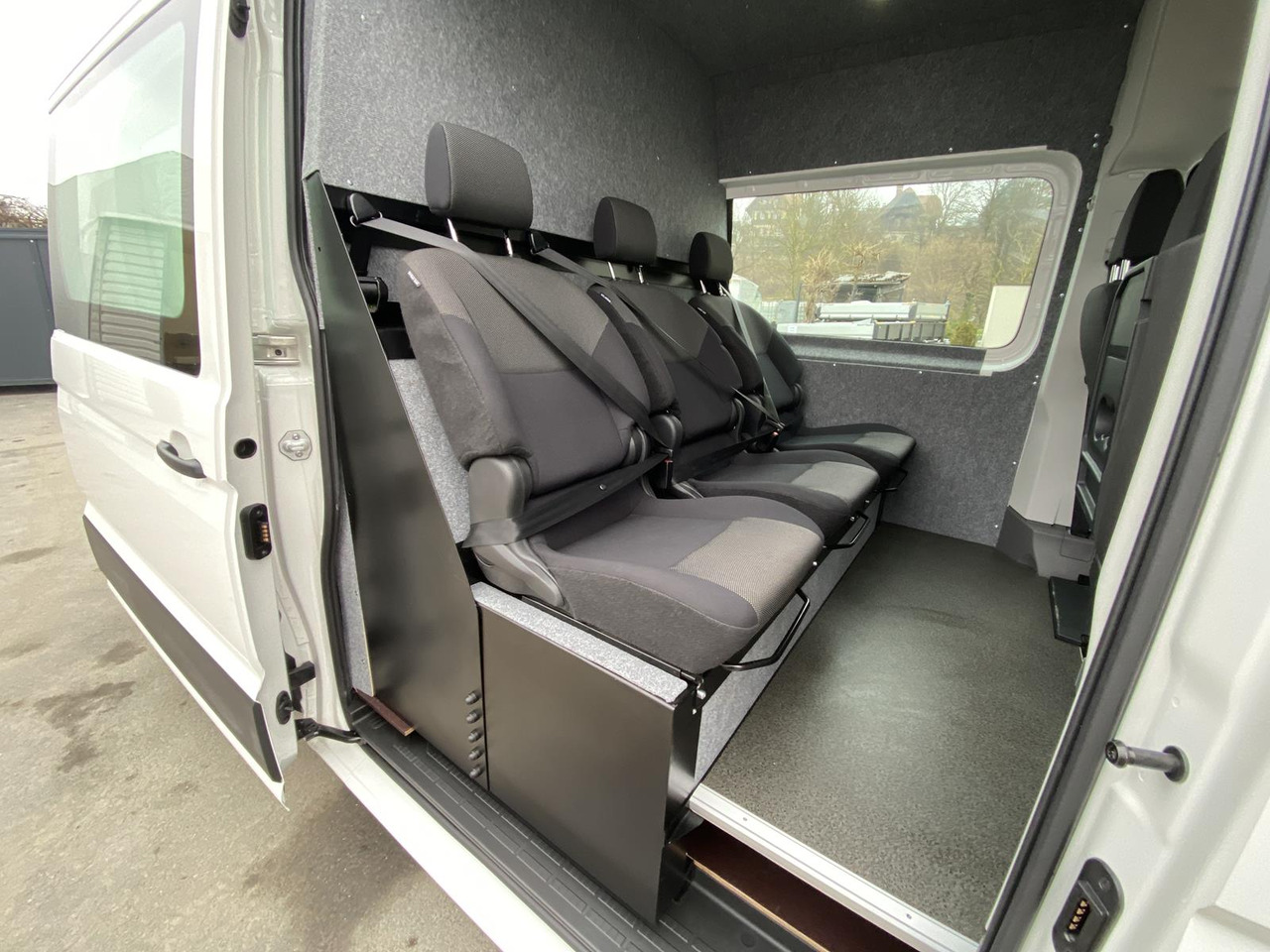 Furgão de passageiros novo MAN TGE L4H3 180KM | SITZBANK ZWEITE REIHE + FLEXMO EINRICHTUNG: foto 9 Furgão de passageiros novo MAN TGE L4H3 180KM | SITZBANK ZWEITE REIHE + FLEXMO EINRICHTUNG: foto 9