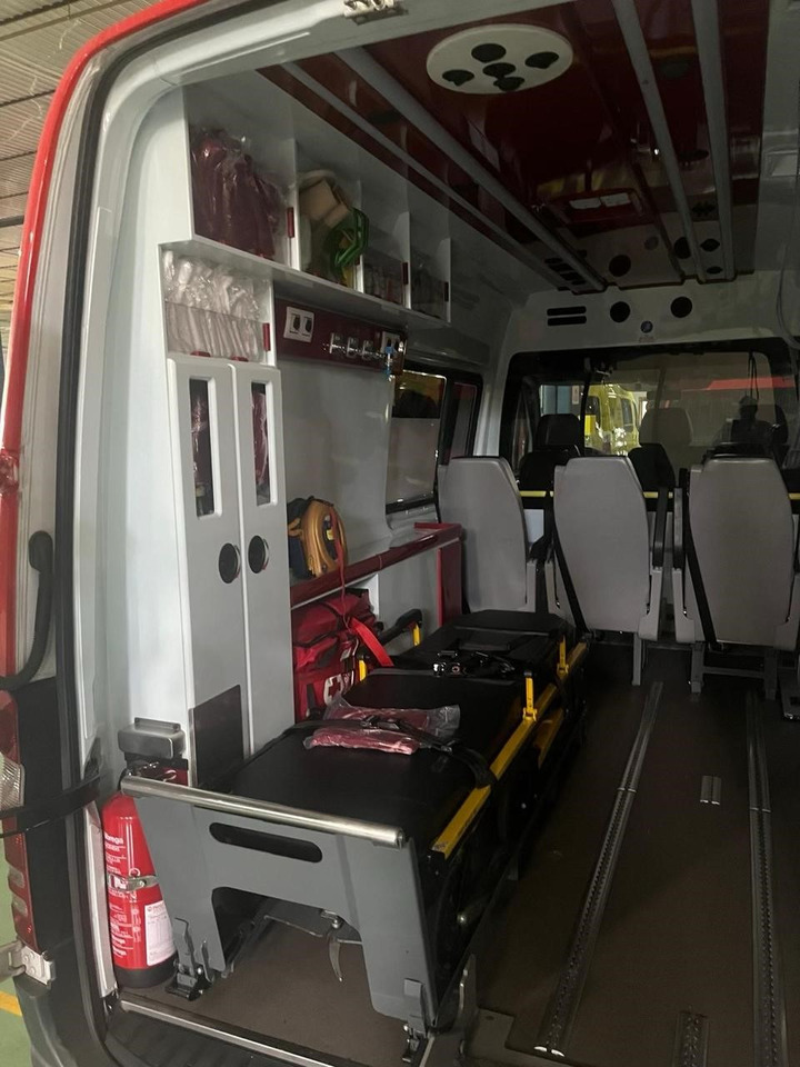 MERCEDES BENZ AMBULANCE FOR DYSABLED PEOPLE Sprinter 313 CDI(15 units) - Ambulância: foto 5 MERCEDES BENZ AMBULANCE FOR DYSABLED PEOPLE Sprinter 313 CDI(15 units) - Ambulância: foto 5