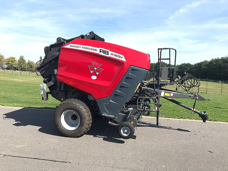 Massey Ferguson MF 4160 V Xtra / Lely - Enfardadeira de fardos redondos: foto 1 Massey Ferguson MF 4160 V Xtra / Lely - Enfardadeira de fardos redondos: foto 1