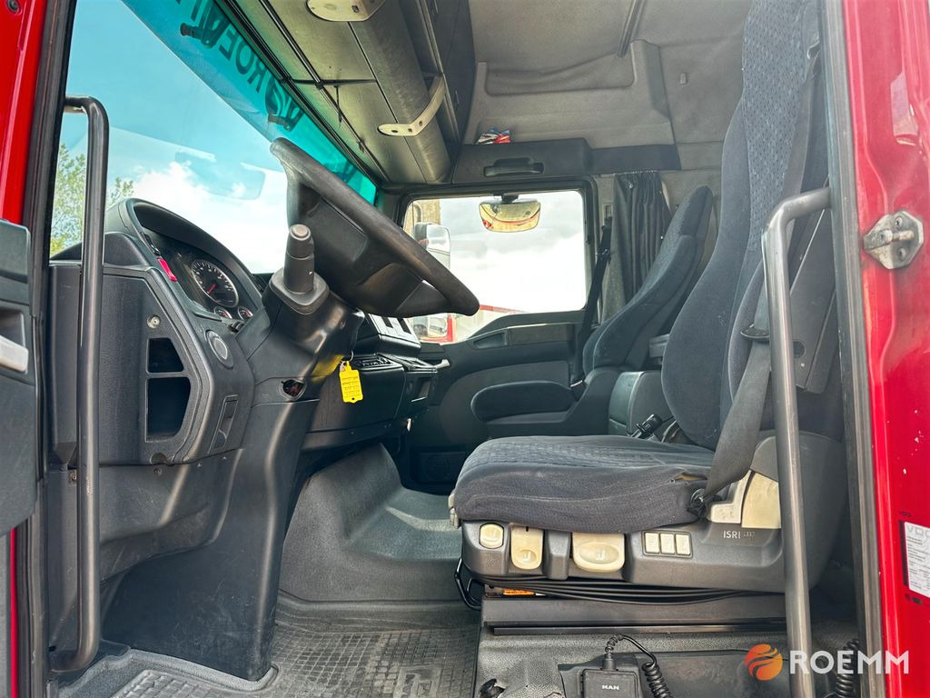 Fotografia de interior 1: Tractor MAN TGA 18.400 BLS * TOP Zustand * MAN TGA 18.400 BLS * TOP Zustand * Fotografia de interior 1: Tractor MAN TGA 18.400 BLS * TOP Zustand * MAN TGA 18.400 BLS * TOP Zustand *