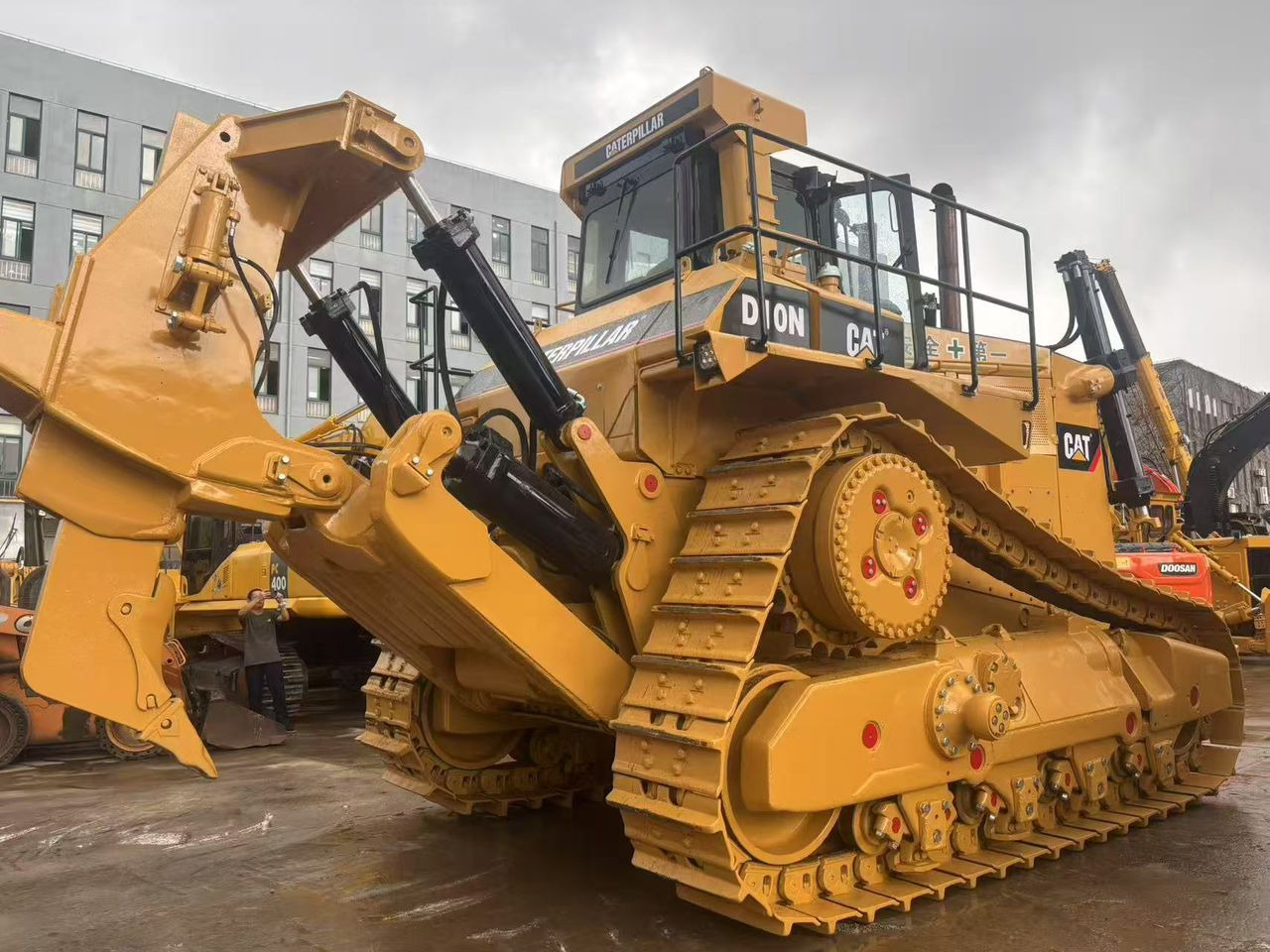 Caterpillar CAT D10N D9R D8R D8T D7R D7G D6G D6H Secondhand Used Dozers Bulldozer on Sale - Buldôzer: foto 1 Caterpillar CAT D10N D9R D8R D8T D7R D7G D6G D6H Secondhand Used Dozers Bulldozer on Sale - Buldôzer: foto 1