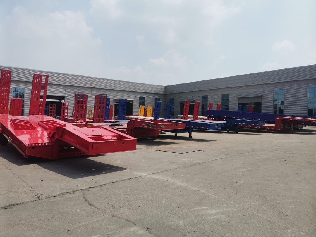 ZHICHENG SEMI FLAT BED LOW BED IN VARIOUS AND SIZE ( USED OR NEW CONDITION) - Semi-reboque baixa: foto 5 ZHICHENG SEMI FLAT BED LOW BED IN VARIOUS AND SIZE ( USED OR NEW CONDITION) - Semi-reboque baixa: foto 5
