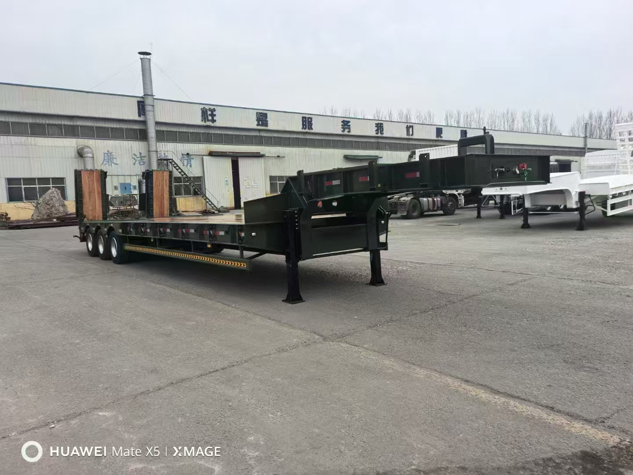 ZHICHENG Semi Flat Bed Low Bed in Length 8-16m with 3 4 Axles - Semi-reboque baixa: foto 5 ZHICHENG Semi Flat Bed Low Bed in Length 8-16m with 3 4 Axles - Semi-reboque baixa: foto 5