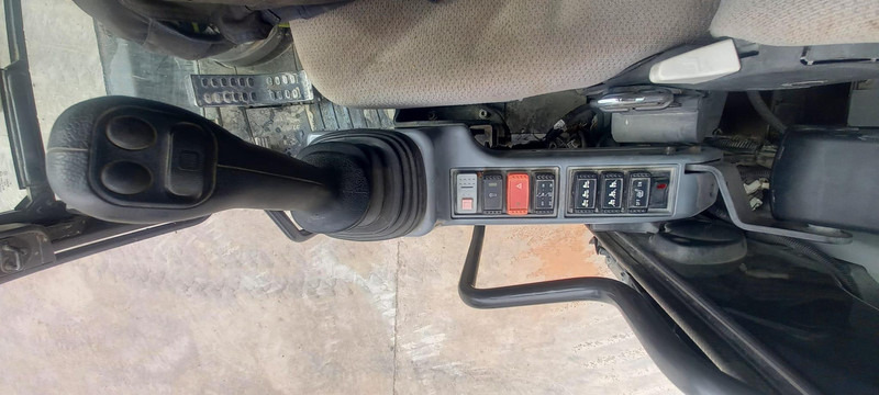 Escavadeira de rodas Hitachi ZX170W-6: foto 20
