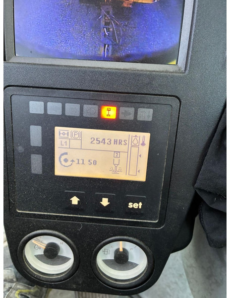 New Holland WE170B ** solo 2.543 horas, Rototilt** - Escavadeira de rodas: foto 4 New Holland WE170B ** solo 2.543 horas, Rototilt** - Escavadeira de rodas: foto 4