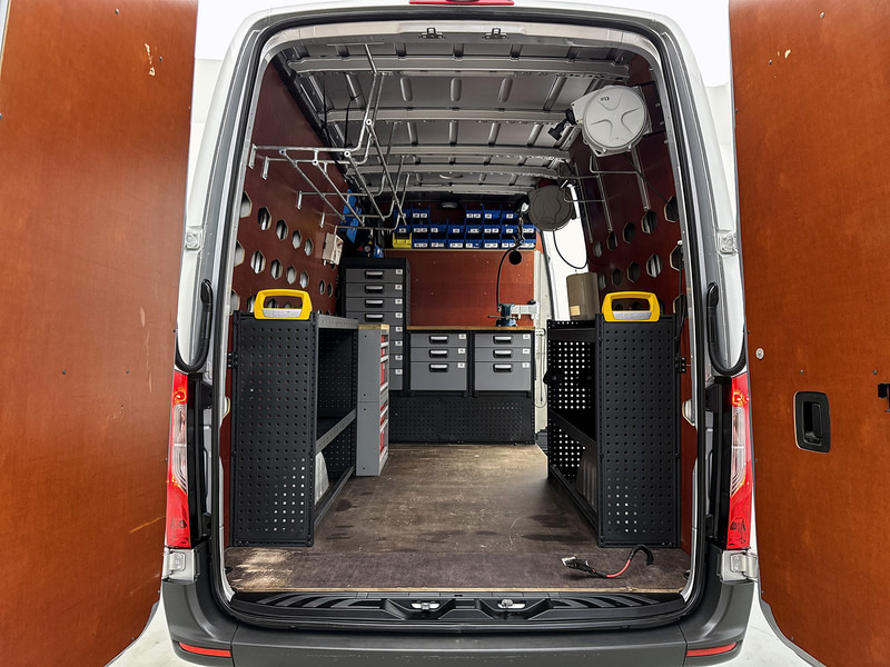 Mercedes-Benz Sprinter 316 2.2 CDI L2H2 Inrichting Navigatie Camera 220v omvormer Geveerde stoel - Furgão: foto 5 Mercedes-Benz Sprinter 316 2.2 CDI L2H2 Inrichting Navigatie Camera 220v omvormer Geveerde stoel - Furgão: foto 5