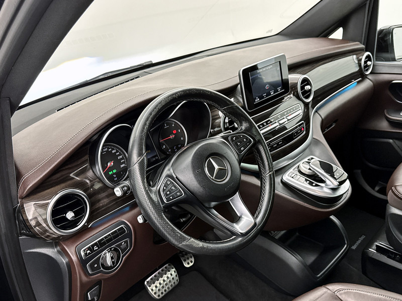 Mercedes-Benz V-Klasse 220d Lang Avantgarde Edition 8 Persoons incl. BPM Elektr schuifdeuren Nappa Leder Pano 8 zitplaatsen Geel kenteken - Minibus, Furgão de passageiros: foto 4 Mercedes-Benz V-Klasse 220d Lang Avantgarde Edition 8 Persoons incl. BPM Elektr schuifdeuren Nappa Leder Pano 8 zitplaatsen Geel kenteken - Minibus, Furgão de passageiros: foto 4