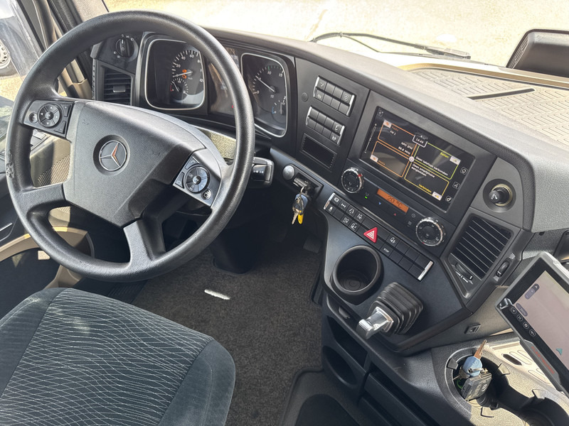 Mercedes-Benz ACTROS 1848 LS GIGASPACE Lowliner - Tractor: foto 4 Mercedes-Benz ACTROS 1848 LS GIGASPACE Lowliner - Tractor: foto 4