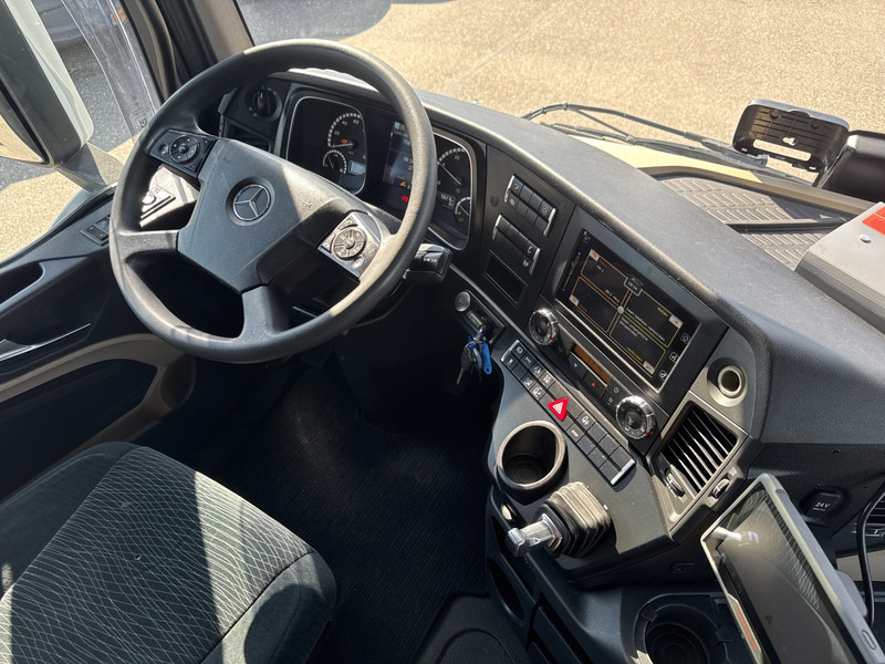Mercedes-Benz Actros 1848 LS GIGA SPACE Lowliner - Tractor: foto 4 Mercedes-Benz Actros 1848 LS GIGA SPACE Lowliner - Tractor: foto 4
