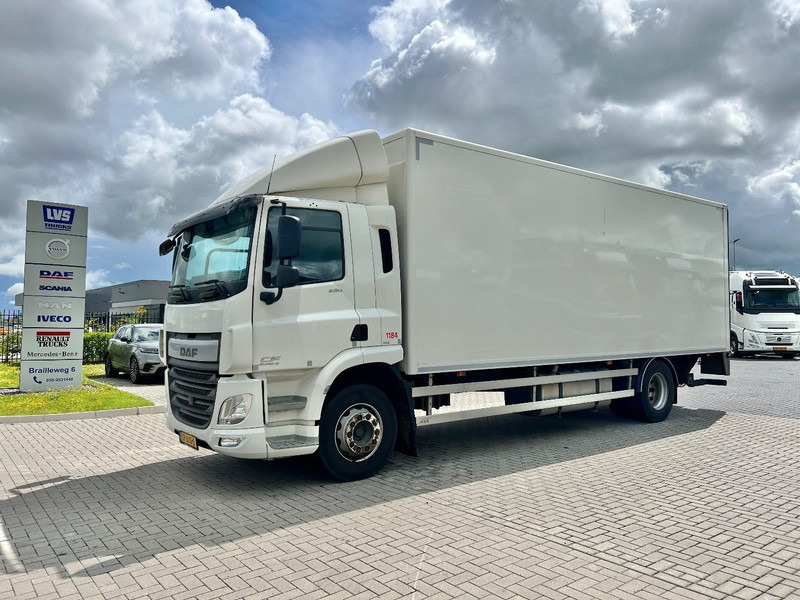DAF CF 290 4x2 bakwagen Laadklep - Camião furgão: foto 1 DAF CF 290 4x2 bakwagen Laadklep - Camião furgão: foto 1