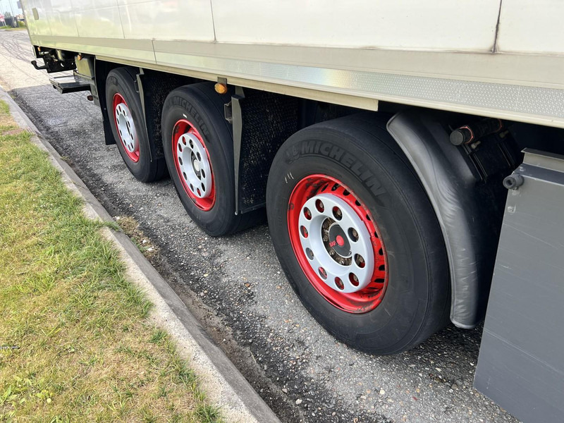 Kögel 3 - assige koeloplegger Carrier vector 1550 - Semi-reboque frigorífico: foto 5 Kögel 3 - assige koeloplegger Carrier vector 1550 - Semi-reboque frigorífico: foto 5