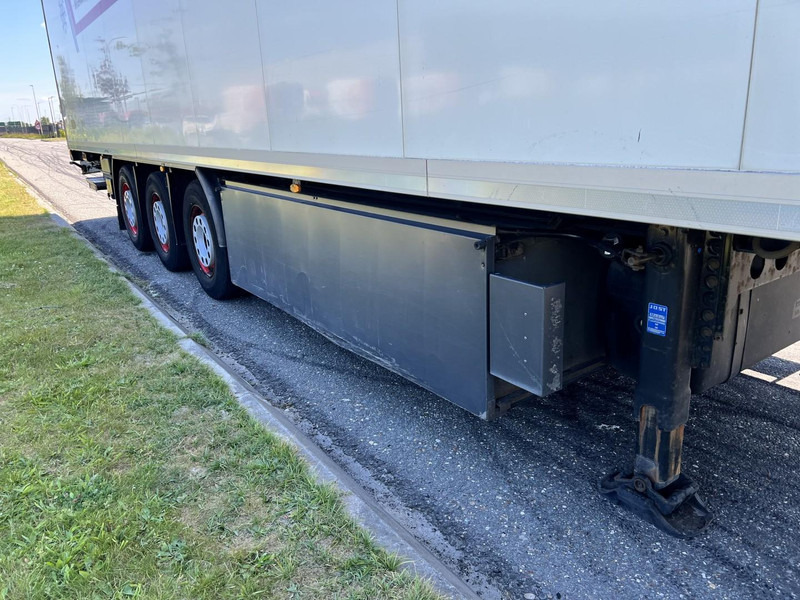Kögel 3 - assige koeloplegger Carrier vector 1550 - Semi-reboque frigorífico: foto 4 Kögel 3 - assige koeloplegger Carrier vector 1550 - Semi-reboque frigorífico: foto 4