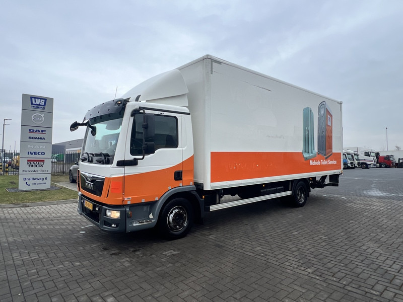 MAN TGL 180 4x2 Bakwagen Dhollandia 1000kg / BOX - Camião furgão: foto 1 MAN TGL 180 4x2 Bakwagen Dhollandia 1000kg / BOX - Camião furgão: foto 1
