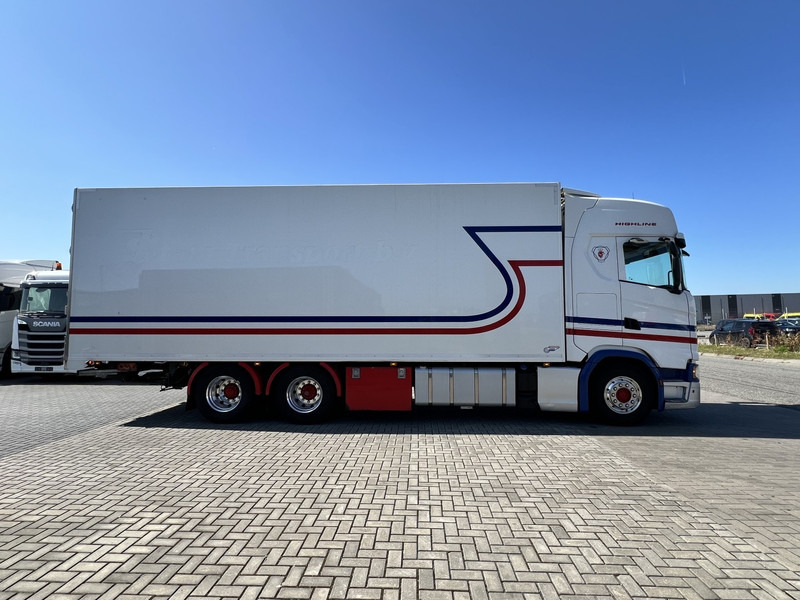 Scania S450 NGT 6x2 Koelwagen Retarder / Dhollandia / Bloenenmaat - Camião frigorífico: foto 4 Scania S450 NGT 6x2 Koelwagen Retarder / Dhollandia / Bloenenmaat - Camião frigorífico: foto 4