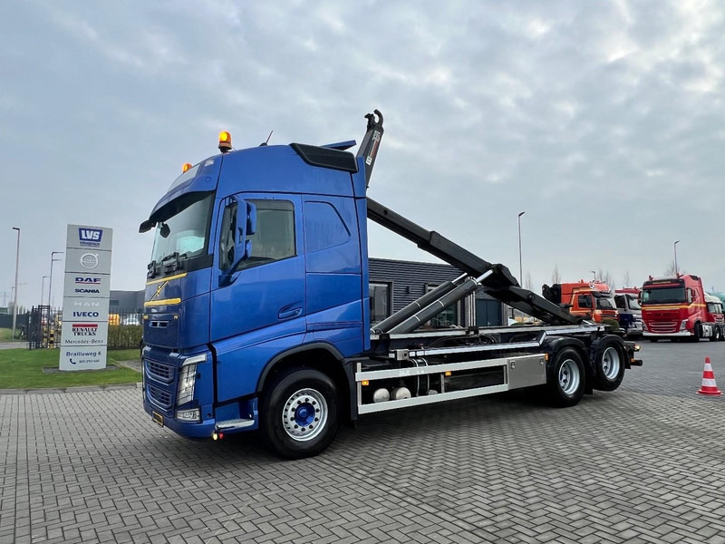 Volvo FH 500 6x2 Containersysteem Dynamic steering / VDL S-25-6600 / Haakarm - Camião polibenne: foto 1 Volvo FH 500 6x2 Containersysteem Dynamic steering / VDL S-25-6600 / Haakarm - Camião polibenne: foto 1