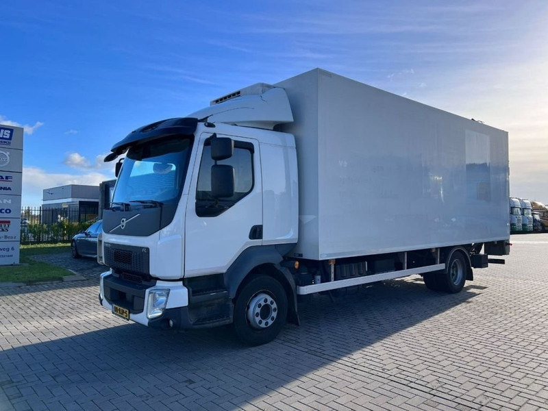 Volvo FL 250 4x2 Koelwagen Thermo king V600 / Tailgate Dhollandia 2000kg - Camião frigorífico: foto 1 Volvo FL 250 4x2 Koelwagen Thermo king V600 / Tailgate Dhollandia 2000kg - Camião frigorífico: foto 1