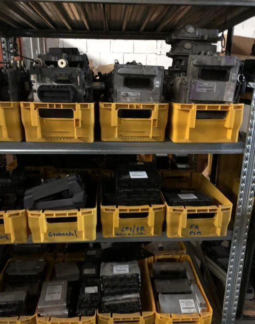 ECU EDC   Renault Premium / 02 - Centralina electrónica por Camião: foto 1 ECU EDC   Renault Premium / 02 - Centralina electrónica por Camião: foto 1