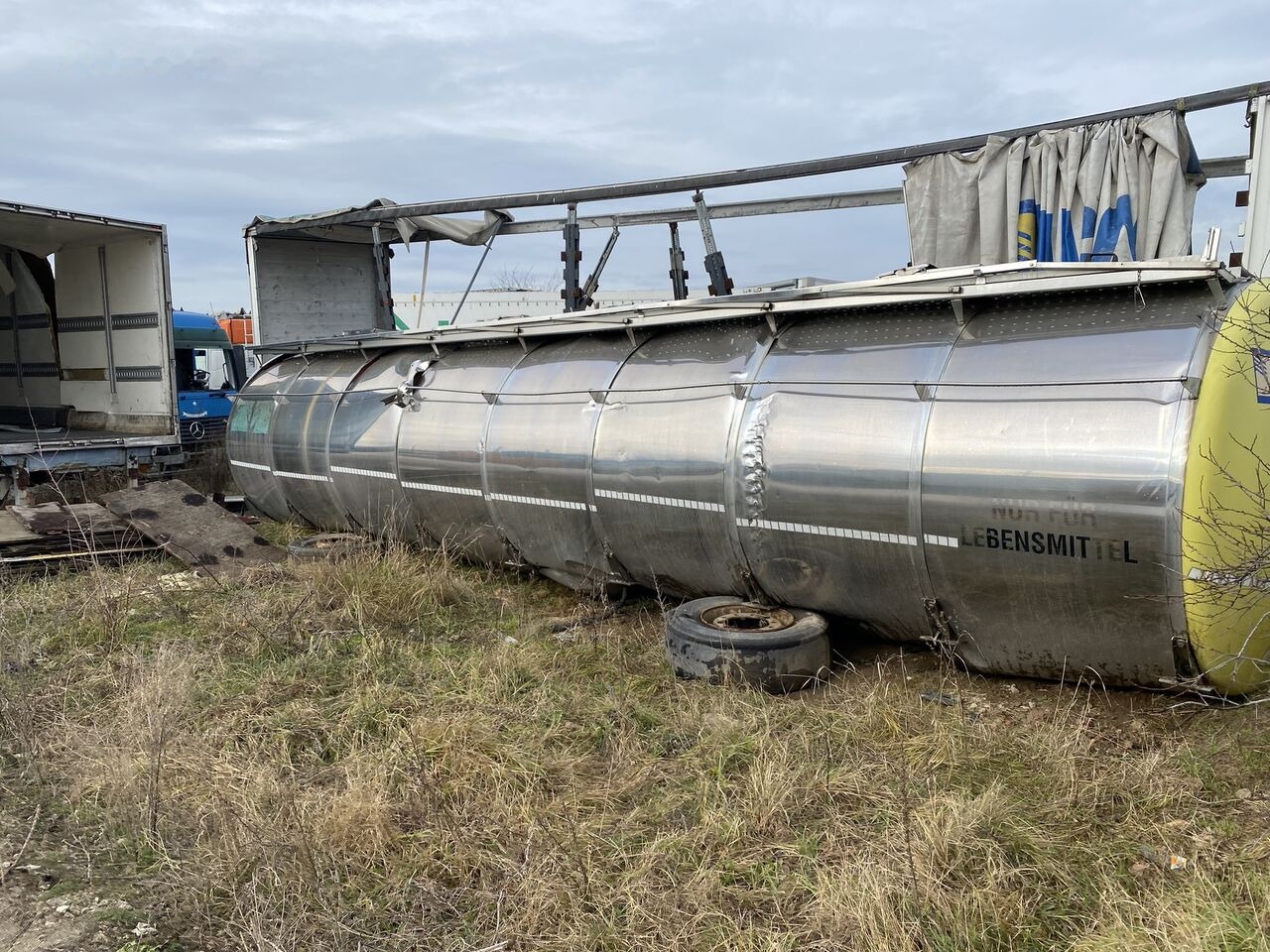 Magyar REZERVOR CISTERNA INOX ALIMENTAR in stare buna - Contentor cisterna: foto 1 Magyar REZERVOR CISTERNA INOX ALIMENTAR in stare buna - Contentor cisterna: foto 1