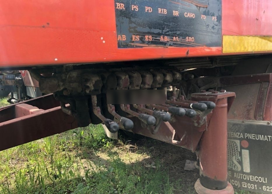 Platforma transport masini cu troliu , rampe extensibile carlig - Caminhão reboque: foto 2 Platforma transport masini cu troliu , rampe extensibile carlig - Caminhão reboque: foto 2