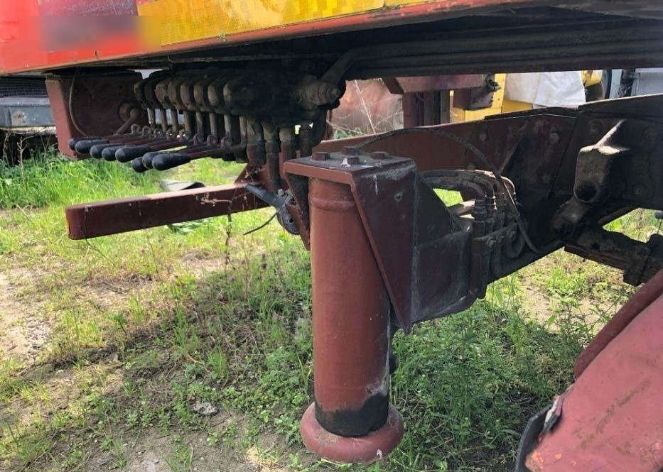 Platforma transport masini cu troliu , rampe extensibile carlig - Caminhão reboque: foto 3 Platforma transport masini cu troliu , rampe extensibile carlig - Caminhão reboque: foto 3