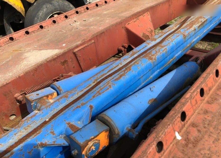 Platforma transport masini cu troliu , rampe extensibile carlig - Caminhão reboque: foto 5 Platforma transport masini cu troliu , rampe extensibile carlig - Caminhão reboque: foto 5