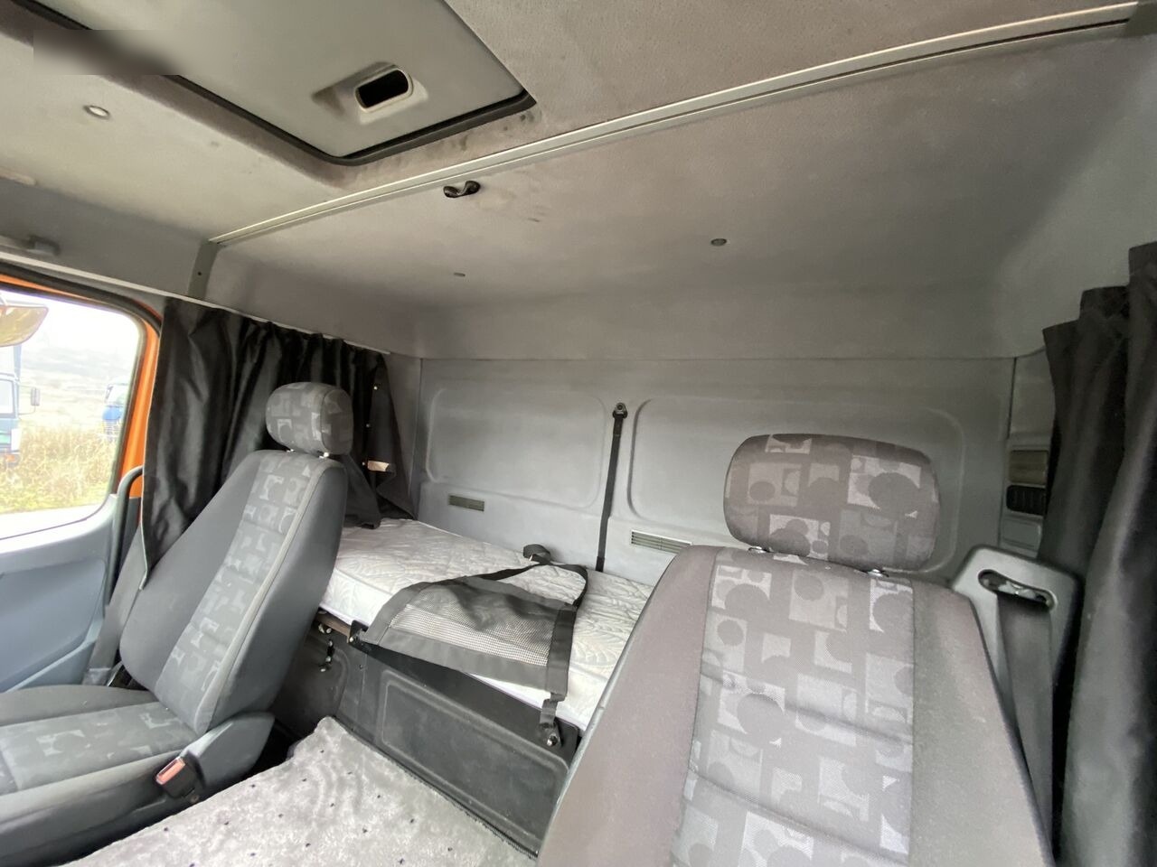 Tractor Mercedes-Benz Axor MP2 1843: foto 9 Tractor Mercedes-Benz Axor MP2 1843: foto 9