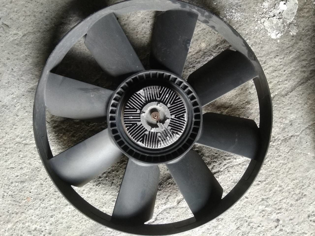 Mercedes-Benz OM904LA Mercedes-Benz Atego - Ventilador por Camião: foto 2 Mercedes-Benz OM904LA Mercedes-Benz Atego - Ventilador por Camião: foto 2