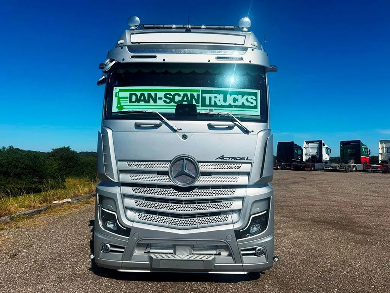 Mercedes-Benz Actros 2653 Special Interior. 6x2 3250mm weelbase. Air / Air suspension. hydr. syatem. Invertor. Micro wave. - Tractor: foto 5 Mercedes-Benz Actros 2653 Special Interior. 6x2 3250mm weelbase. Air / Air suspension. hydr. syatem. Invertor. Micro wave. - Tractor: foto 5