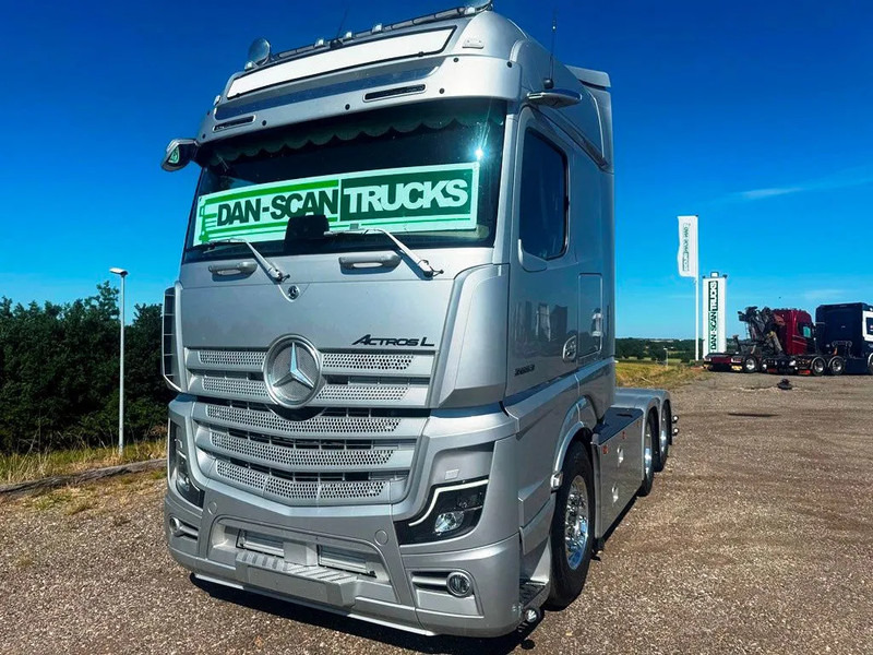 Mercedes-Benz Actros 2653 Special Interior. 6x2 3250mm weelbase. Air / Air suspension. hydr. syatem. Invertor. Micro wave. - Tractor: foto 4 Mercedes-Benz Actros 2653 Special Interior. 6x2 3250mm weelbase. Air / Air suspension. hydr. syatem. Invertor. Micro wave. - Tractor: foto 4