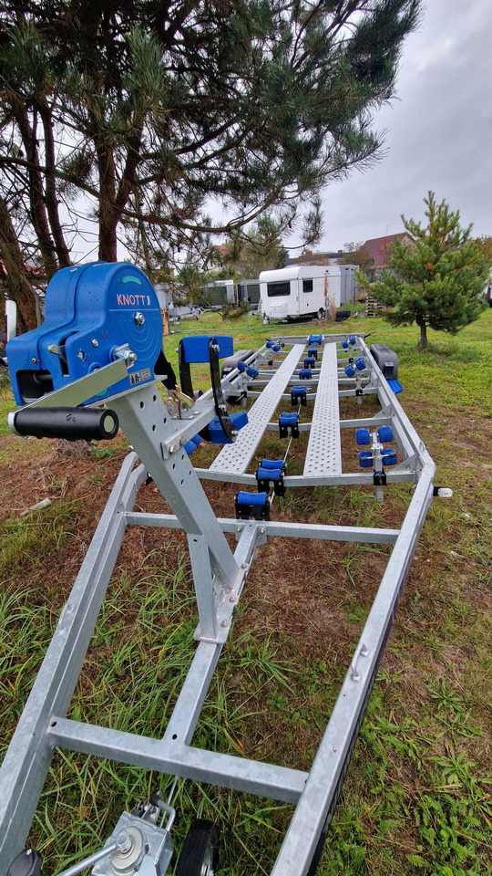 Nowa Przyczepa Podłodziowa 3500kg do 10M Niewiadów P3585HT - Reboque para barco: foto 3 Nowa Przyczepa Podłodziowa 3500kg do 10M Niewiadów P3585HT - Reboque para barco: foto 3