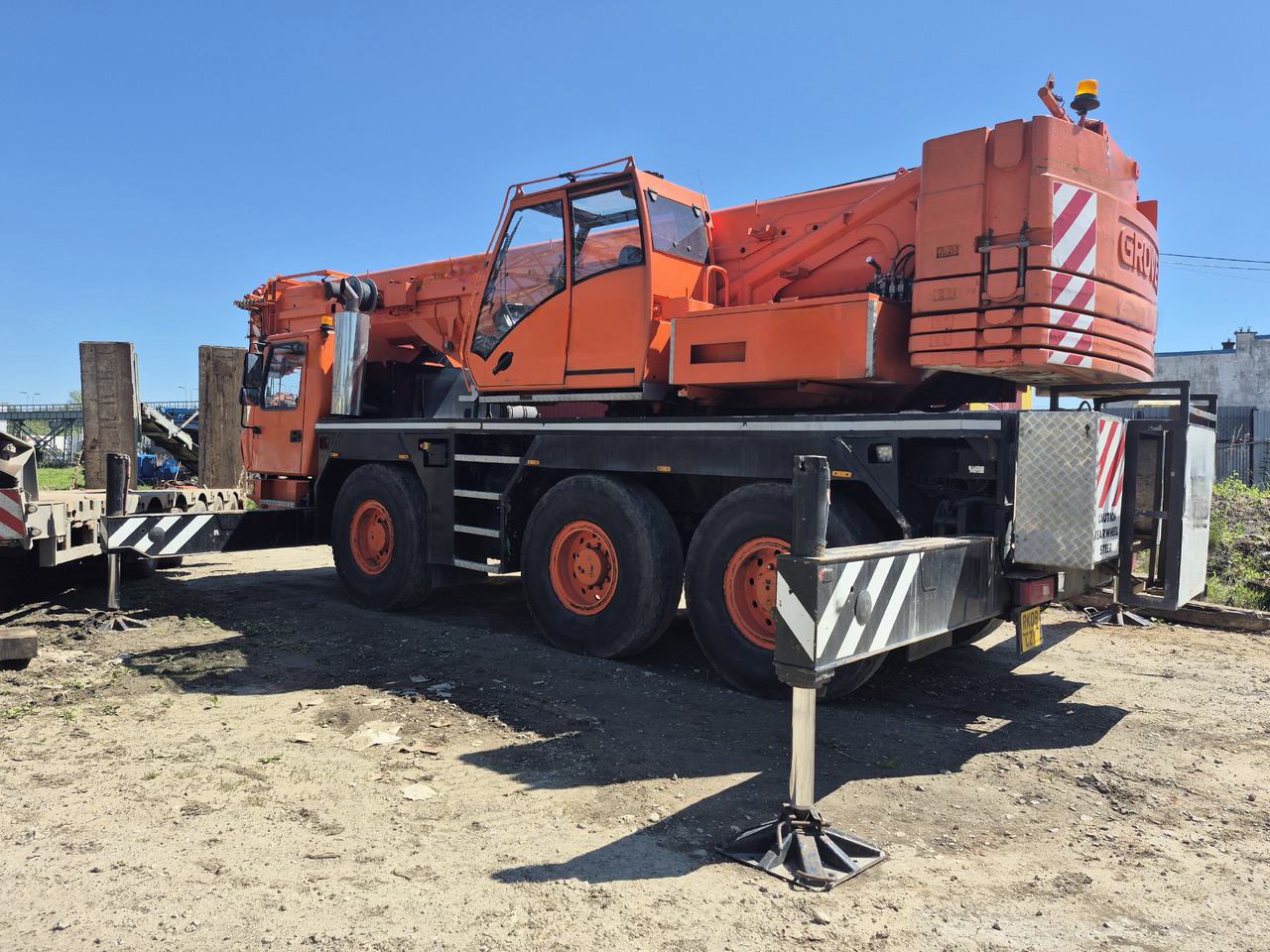 GROVE GMK3055 - Grua móvel: foto 2 GROVE GMK3055 - Grua móvel: foto 2